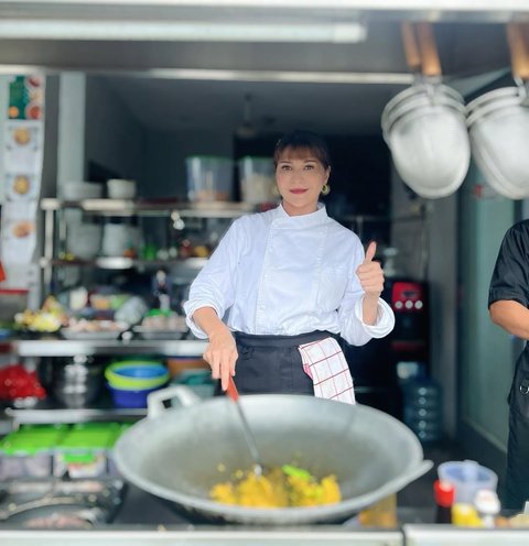 Potret Tamara Bleszynski yang Tetap Tampil Stunning di Usia 50 Tahun, Awet Muda Bak 'Vampir'