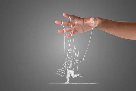 Ilustrasi love bomber yang berhasil memanipulasi korban | copyright freepik