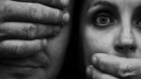 Ilustrasi love bomber yang berhasil memanipulasi korban | copyright freepik