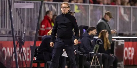 Timnas Indonesia - Alex Pastoor, Kluivert, Landzaat (Bola.com/Adreanus Titus)