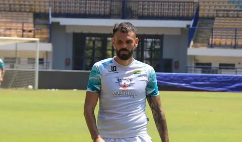 Tyronne del Pino mencetak gol saat Persib Bandung menang 2-1 atas PSIS Semarang pada pekan kelima BRI Liga 1 di Stadion Si Jalak Harupat, Soreang, Kabupaten Bandung. (Bola.com/Dok.Persib Band