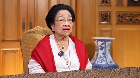 Potret keakraban Menhan Prabowo Subianto dengan Presiden ke-5 RI Megawati Soekarnoputri saat menghadiri upacara HUT ke-77 RI. (Youtube Sekretariat Presiden)