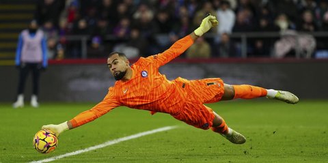 Enzo Maresca Kritik Robert Sanchez, Minta Sang Kiper Tingkatkan Performa