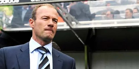 Liga Inggris - Ilustrasi Logo dan Piala Premier League 2024/2025 (Bola.com/Adreanus Titus)