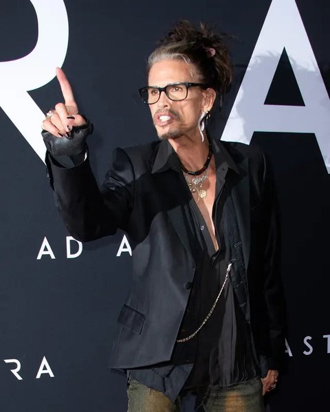 Dua pentolan Aerosmith, Joe Perry dan Steven Tyler, tampil di the 62nd Annual GRAMMY Awards di STAPLES Center (26/1/2020). (AFP/Emma McIntyre)