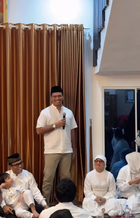 Potret Pengajian Sederhana Frans Faisal Jelang Menikah (Sumber: Instagram/fuji_an)
