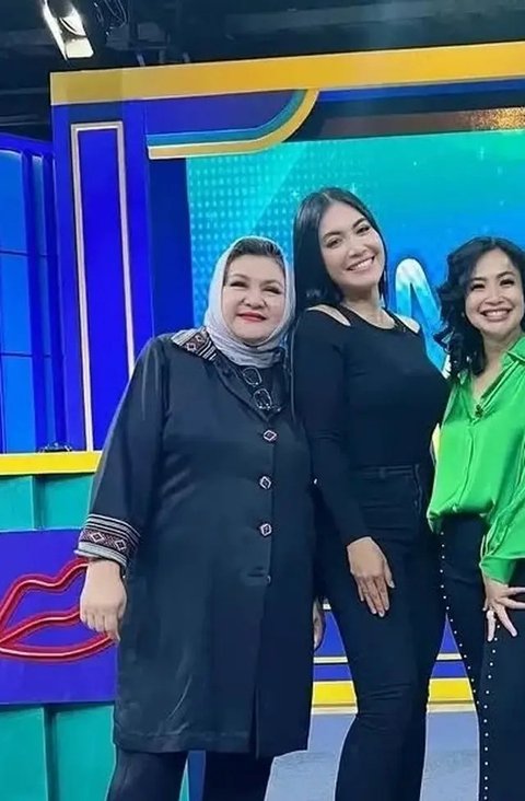 Potret Kenangan Emilia Contessa dan Denada (Sumber: Instagram/emiliacontessa57)