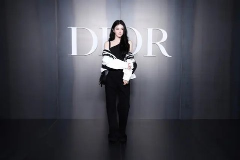 Mulai dari  Han So Hee hingga Gwendoline Christie, berikut gaya seleb wanita  di Dior Men's Winter 2025 Show. [Dok/DIOR].