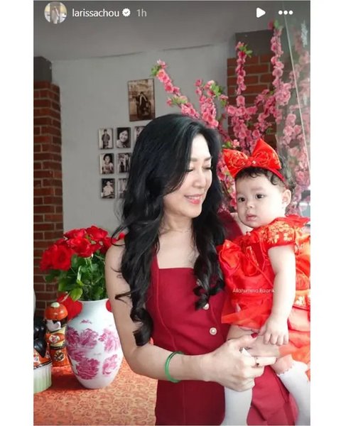 Larissa Chou rayakan Imlek 2025 bareng keluarga. (sumber: Instagram/ikram_rsd/larissachou)