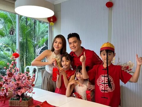 Tampilan Menggemaskan Anak Artis Kenakan Baju Tradisional China saat Imlek 2025. [@cutratumeyriska]