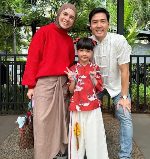 Tampilan Menggemaskan Anak Artis Kenakan Baju Tradisional China saat Imlek 2025. [@cutratumeyriska]