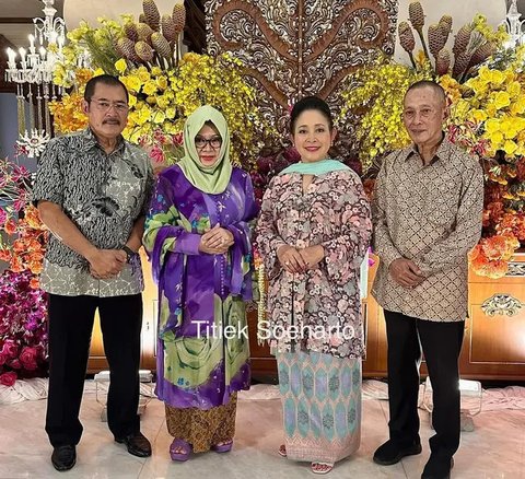 Potret Titiek Soeharto Hadiri Pernikahan Putra Ari Sigit