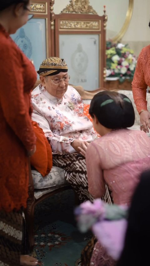 Potret Cantik Celine Evangelista Mendapat Gelar Bangsawan dari Keraton Surakarta, Namanya Berubah Jadi Begini