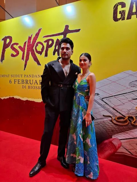 Menghadiri gala premiere film Psykopat, Cornelio Sunny didampingi Ratu Sofya. Hubungan keduanya menghangat setelah dikabarkan kawin lari. Benarkah? (Foto: Wayan Diananto)