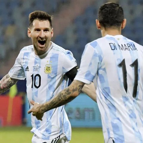 Lionel Messi. menjadi Sosok paling berpengaruh di Timnas Argentina saat ini, pemain berusia 35 tahun ini tercatat telah mengoleksi 19 caps dengan torehan 6 gol dan 5 assist bersama Argentina