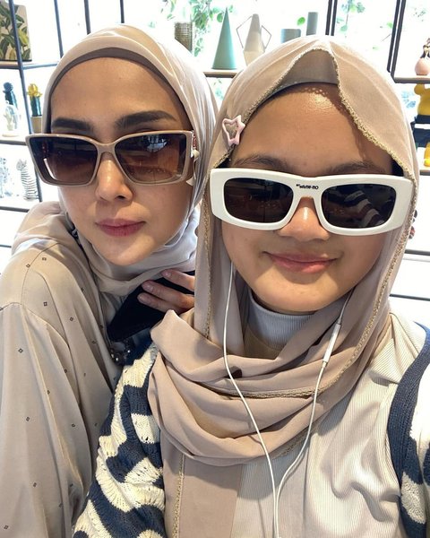 Potret Kayla Aisha Anak Arie Untung dan Fenita Arie yang Beranjak Remaja dan Makin Cantik