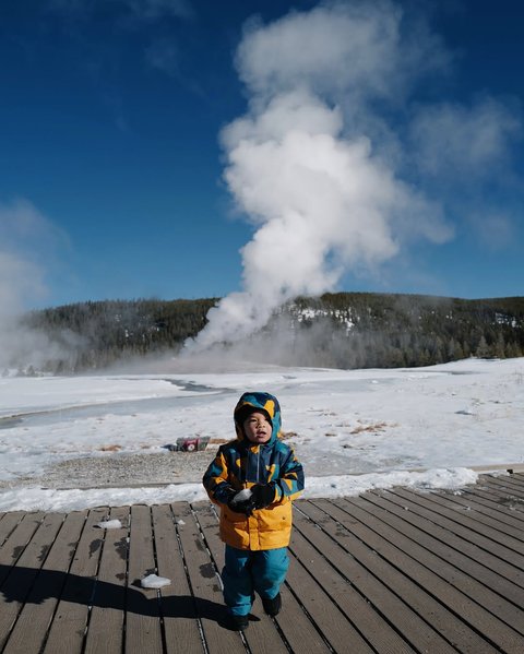 Potret Nikita Willy Ajak Issa Liburan ke Taman Nasional Yellowstone Tanpa Baby Nael