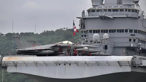 Charles de Gaulle merupakan salah satu kapal perang terbesar dan termodern di dunia. (SONNY TUMBELAKA/AFP)