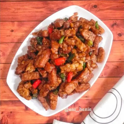 Resep oseng tempe khas Banyumas. (dok. Cookpad @mamafathan)