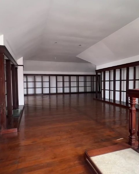Potret Rumah Baru Rian D'Masiv Berkonsep Minimalis dan Miliki Sentuhan Kayu, Siap Direnovasi