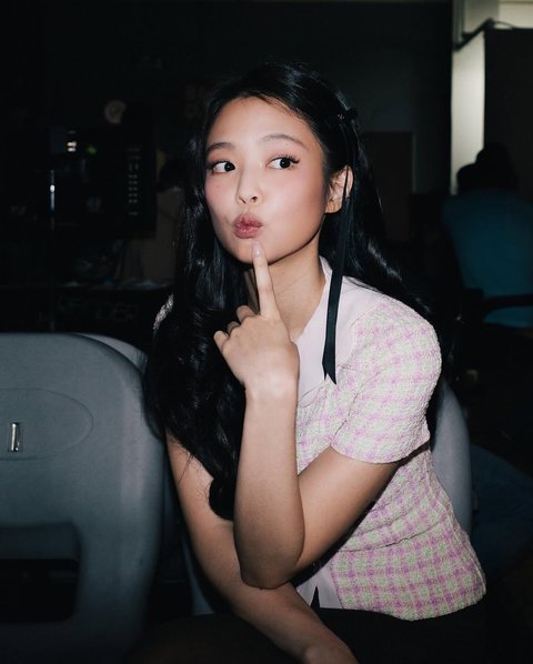 Makna Lagu 'Love Hangover' milik Jennie BLACKPINK feat. Dominic Fike yang Rilis MV Baru