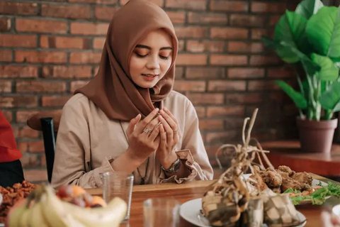 tips sahur agar tidak lapar saat puasa Ilustrasi dibuat AI