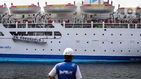 Salah satu kapal Pelni untuk melayani pemudik (Liputan6.com / Yoseph Ikanubun)