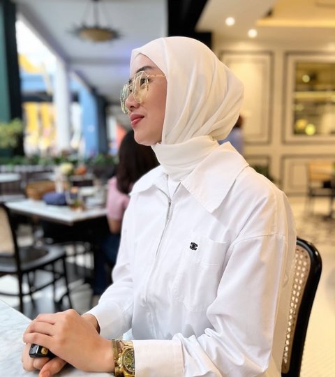 7 Potret Perjalanan Hijrah Selfi Nafilah, Dulu Pedangdut Berpenampilan Modis hingga Mantap Berhijab