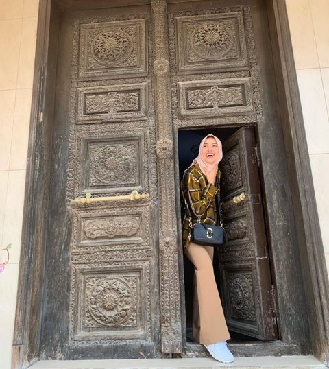 7 Potret Perjalanan Hijrah Selfi Nafilah, Dulu Pedangdut Berpenampilan Modis hingga Mantap Berhijab