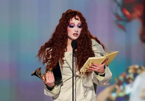 Chappell Roan tampil di Grammy Awards 2025. (KEVIN WINTER / GETTY IMAGES NORTH AMERICA / Getty Images via AFP)