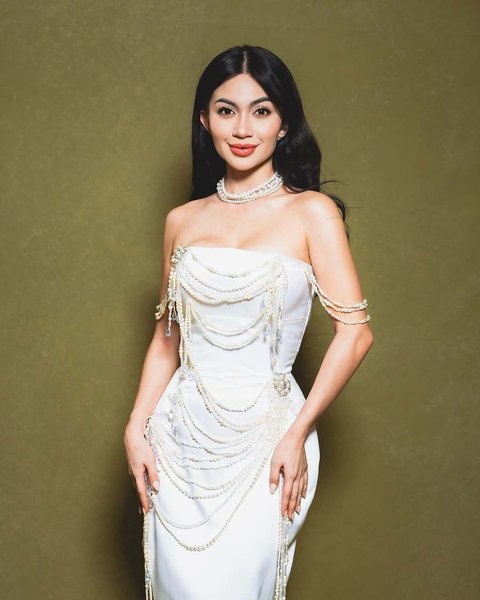 Ariel Tatum tampil cantik saat datang ke acara gala premier untuk film terbarunya 'A Business Proposal' yang belakangan ramai dibicarakan oleh netizen.&amp;nbsp;