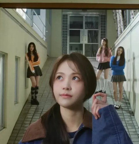 Tentu grup baru SM Entertainment ini mencuri perhatian terutama pecinta Kpop di Indonesia. Hal ini dikarenakan salah satu anggota Hearts2Hearts berasal dari Indonesia, ia adalah Carmen. [Dok. YouTube SM Entertainment]