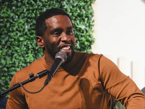 P Diddy dihujani tuntuna dari enam orang lebih penggugat anonim dari tuduhan yang dilakukan sejak tahun 1995 -- 2021. (Dok: ANGELA WEISS / AFP)