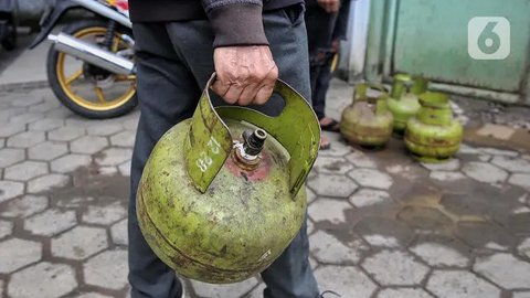 Sebelumnya, telah terjadi kelangkaan gas elpiji 3 kg yang akibat kebijakan pembatasan distribusi. (Liputan6.com/Angga Yuniar)