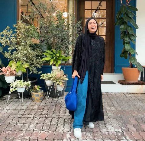 Inspirasi Outfit Ala Ayudia Bing Slamet, Si Penggemar Outfit Hitam (Instagram/@ayudiac)