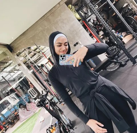 Inspirasi Outfit Ala Ayudia Bing Slamet, Si Penggemar Outfit Hitam (Instagram/@ayudiac)