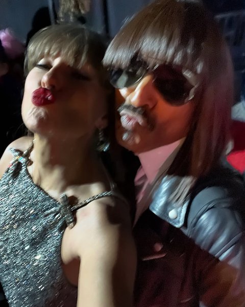 Penampilan Taylor Swift di After Party Grammy Awards 2025 Jadi Sorotan, Pakai Mini Dress Gucci