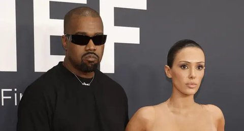 Kanye West dan Bianca Censori di karpet merah Grammy Awards 2025. (Frazer Harrison / GETTY IMAGES NORTH AMERICA / Getty Images via AFP)