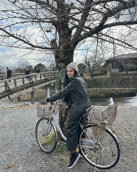 Potret Inara Rusli Ajak Anak-Anak Liburan ke Jepang, Outfitnya Selalu Kece