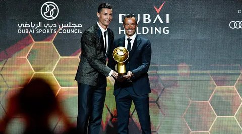 Cristiano Ronaldo, selebrasi setelah mencetak gol buat Al Nassr melawan Al Raed di King Abdullah Sport City Stadium, Jumat dini hari WIB. Al Nassr menang 2-1. (31-1-2025). (Bola.com/X Al N