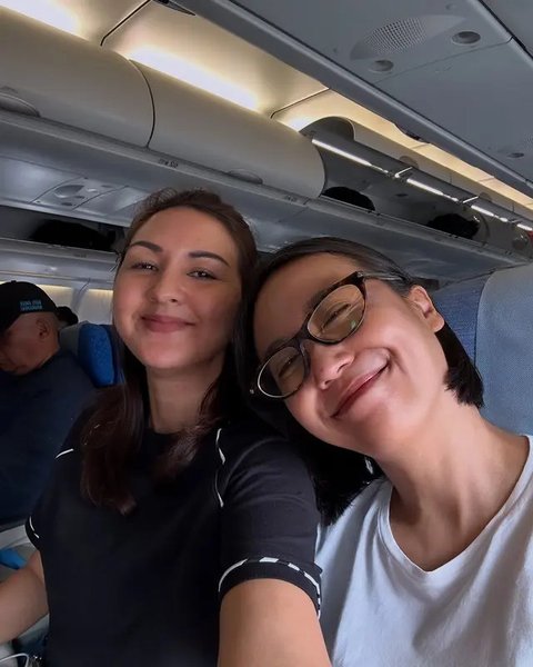 Potret Donna Agnesia Liburan Perdana Bareng Sahabat. (Sumber: Instagram/dagnesia)