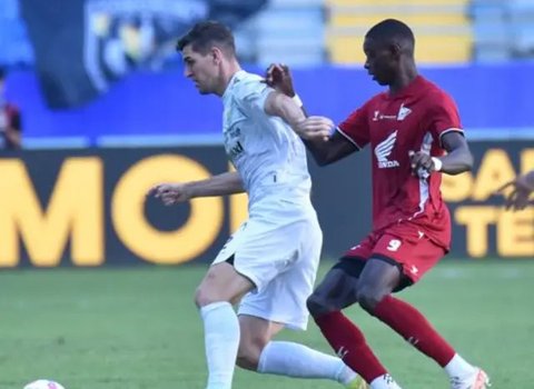 Nermin Haljeta mencetak gol untuk PSM Makassar saat menjamu Thanh Hoa dalam lanjutan fase grup ASEAN Club Championship 2024/2025 di Stadion Kapten I Wayan Dipta, Gianyar, Rabu (5/2/2025). (Do