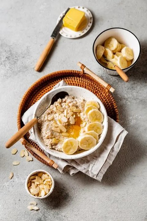 Bingung dengan lemak yang menumpuk tapi selalu sibuk dengan pekerjaan? Metode diet 90-30-50 ini bisa kamu coba untuk mendapatkan tubuh ideal yang kamu mau!