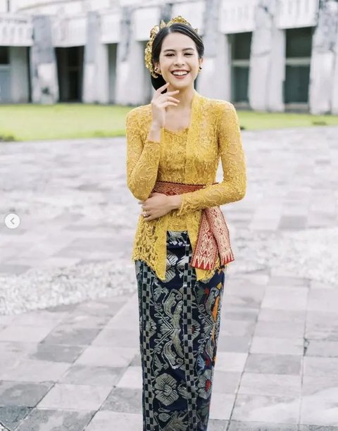 Cek di sini warna kebaya yang booming di tahun 2025. (Foto: Instagram/ akhairunnisa)