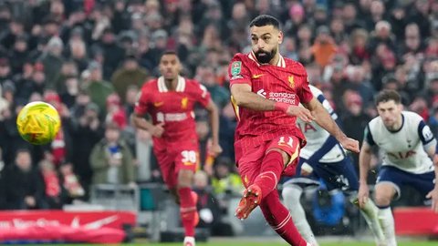 Liverpool menang berkat gol-gol yang disumbang oleh Cody Gakpo (34'), Mohamed Salah (51' pen.), Dominik Szboszlai (75'), dan Virgil van Dijk (80'). (AP Photo/Jon Super)