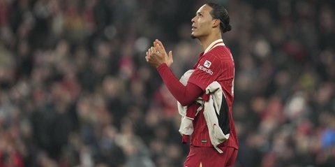 Momen Kocak Liverpool vs Tottenham, Ketengilan Virgil van Dijk Bikin Richarlison Kena Tipu
