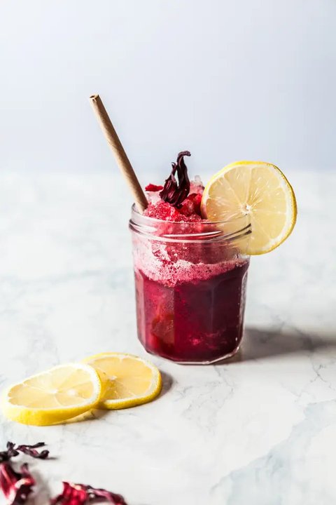 Ilustrasi Kombinasi Buah Cold Pressed Juice / by freepik