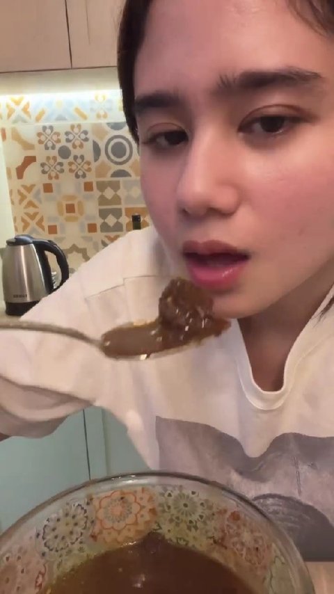 Disebut Sudah Cocok Jadi Istri, Begini Momen Tissa Biani Masak Rawon Sesuai Request Dul Jaelani