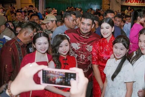 Intip OOTD Kahiyang Ayu kenakan heels Rp20 jutaan dengan busana karya desainer lokal (@ayangkahiyang @bobbynst)