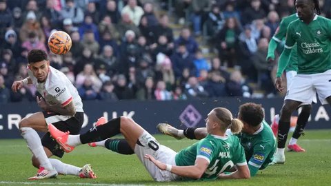 Dengan hasil ini, misi Liverpool meraih Quadruple pun gagal. Liverpool kini tinggal berkompetisi di tiga ajang, yakni Premier League, Liga Champions, dan Piala Liga Inggris. (AP Photo/Alastair Grant)